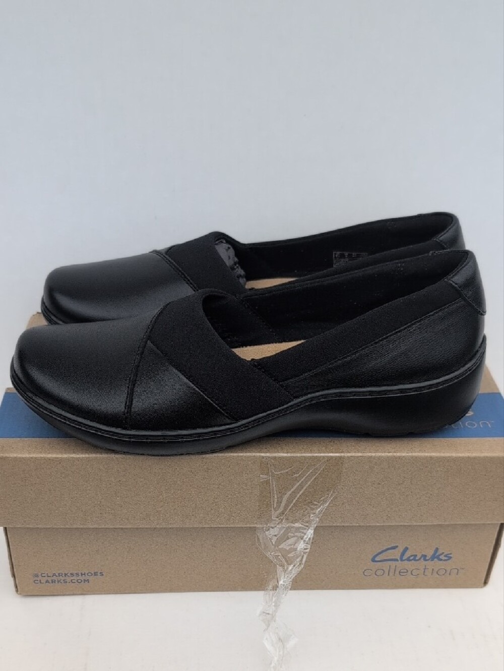 Clarks Women's Black Slip-On Comfort Flats for Women *NEW* - Picture 2 of 2